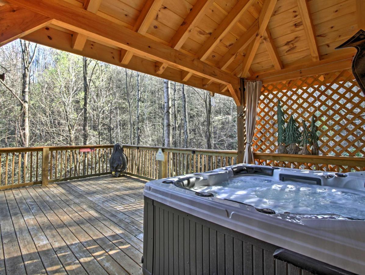 Tree Top Dream Cabin With Hot Tub In Gatlinburg! Vila Exterior foto